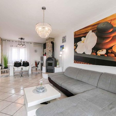 Apartment In Crikvenica 39210 Екстер'єр фото